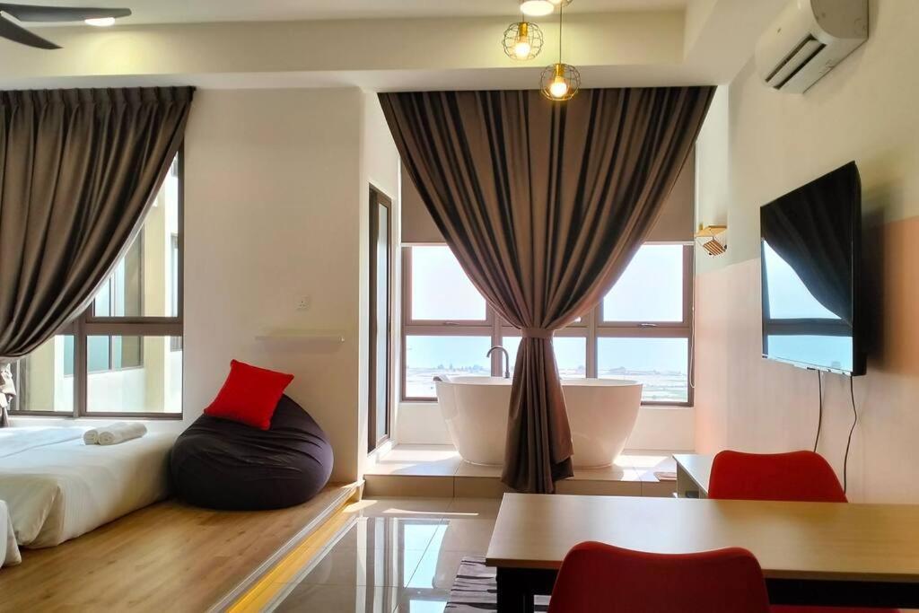 New Cozy Seaview Bali Residences 4pax Near Jonker Apartment Malacca
